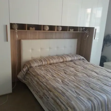 Nuovo Bilocale In Via Lagomaggio, 31 아파트