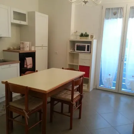 아파트 Nuovo Bilocale In Via Lagomaggio, 31 리미니